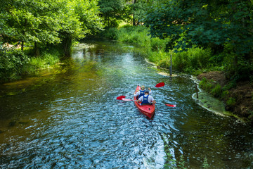 Kajaki kajakarstwo rzeka weekend wakacje lato woda sport - 281245334