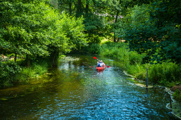 Kajaki kajakarstwo rzeka weekend wakacje lato woda sport