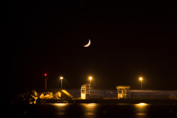 Luna en el puerto