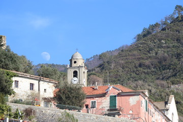 Fototapeta na wymiar Mystic Moon in Vernazza, Italy