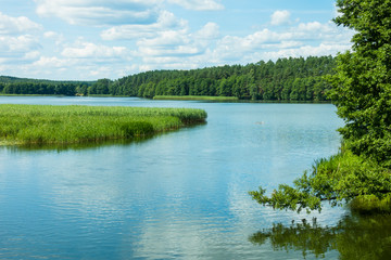 Jezioro rzeka wakacje lato urlop błękit chmury - obrazy, fototapety, plakaty