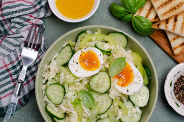Salad of raw vegetables