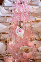 Détail de la décoration sur lia table d'un mariage