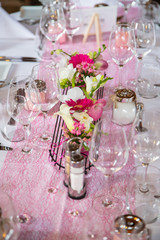 Détail de la décoration sur lia table d'un mariage