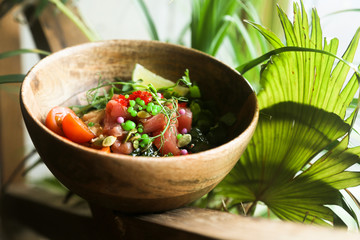 Tuna poke bowl with vegetables