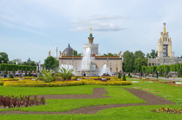 Fototapeta na wymiar Moscow, Russia - may 19, 2019: Beautiful landscape design at VDNH. Fountain 