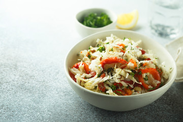 Cabbage salad with roasted pepper