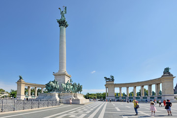 Fototapeta na wymiar Heroe's Square- Budapest, Hungary 