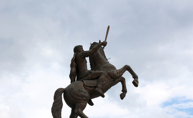 statue of alexander the great