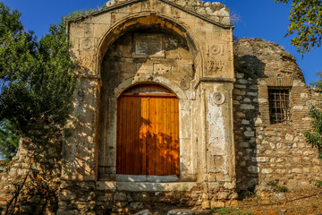 Atenas - porta de igreja