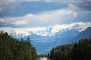 Road through the majestic mountains