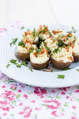 Papines rellenos con panceta