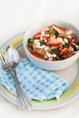 Ensalada de quinoa y frutillas 