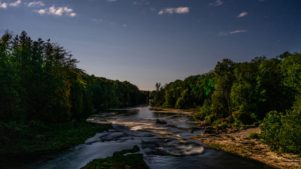 Fototapeta na wymiar sunset river