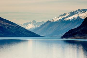 Fototapeta na wymiar Stunning glacial lake nature scenery in the Southern Alps of New Zealand