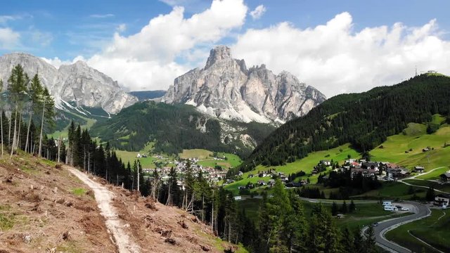 un village touristique dans le sud Tyrol , dans les Dolomites