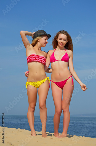 Fingers up skirt xxx Adult club new night zealand