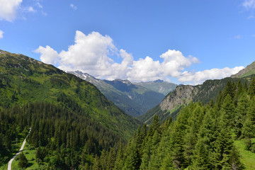 Fototapeta na wymiar Silvretta-Gebirgsgruppe in Montafon-Vorarlberg 