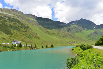 Zeinissee und Zeinisjoch zwischen Vorarlberg und Tirol