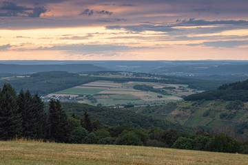 Fototapeta na wymiar Abendblick in ein Tal, Evening view in a valley
