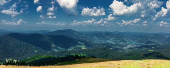 Fototapeta premium Panoramic view of the Carpathian mountains. Ukraine