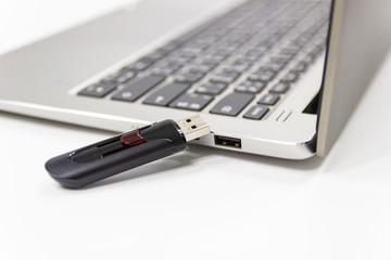 flash drive with laptop computer for conncet to USB port