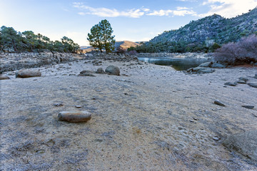 Sequía en el pantano del Burguillo. Avila. Españ. Europa.