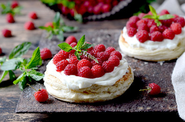 Tart with cheese cream and raspberries