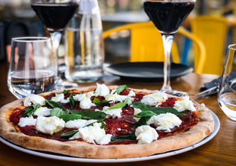 fresh italian buffalo pizza with basilic & creamy cheese