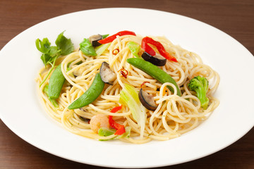 彩野菜のペペロンチーノ