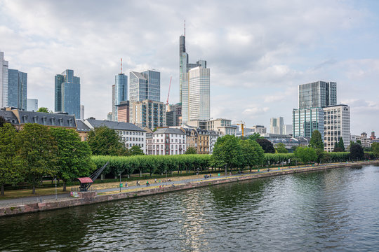 Frankfurt im Sommer, Fluss, Frankfurt, Hochh&auml;user, Main, Skyline, Sommer