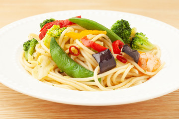 彩野菜のペペロンチーノ