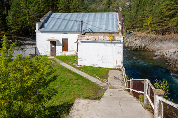 The building of the Chemal hydroelectric power station