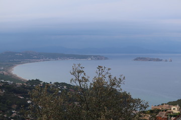 Obraz premium Illas Medes y playas del Estartit des de Begur, en la costa Brava