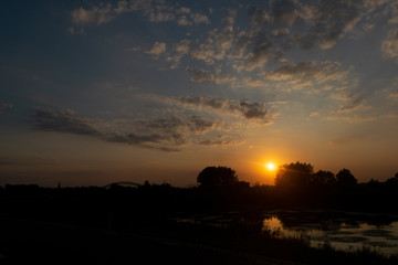 Obraz premium Oude Waal evening sunset in Gelderland