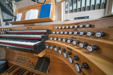 Orgel, Pult, Musik