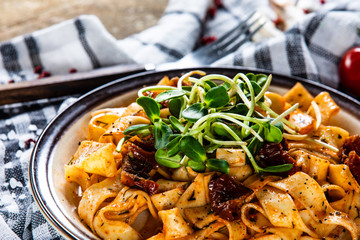 Pasta with sauce and sun-dried tomatoes 