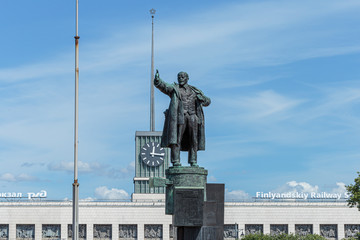 Fototapeta premium The monument to Vladimir Lenin in Saint-Petersburg on the public square near the Finland railway station.