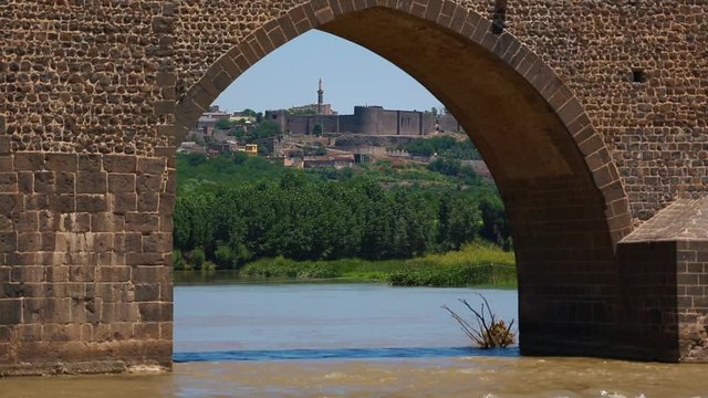 Ten Arches Bridge  ( Dicle Bridge ) Sancaroglu Ubeydoglu Yusuf