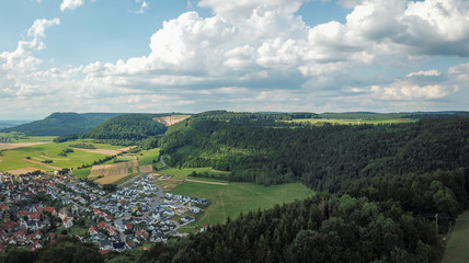 Obraz premium Luftaufnahmen um Spaichingen Russberg
