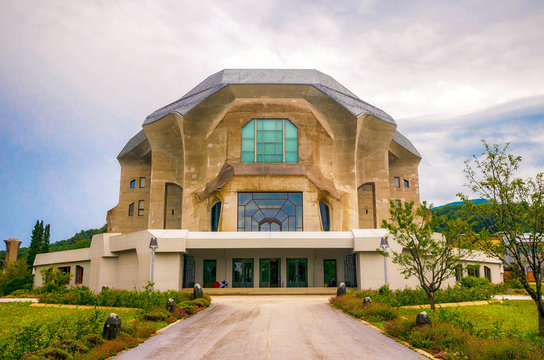 Das Goetheanum Von Dornach In Der Schweiz