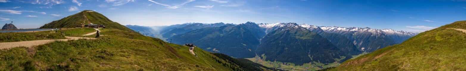 Obraz premium High resolution stitched panorama of a beautiful alpine view at Wildkogel Arena, Neukirchen, Salzburg, Austria