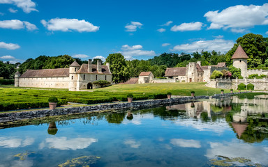 Fototapeta na wymiar Villarceaux, France. The Villarceaux estate is located in Chaussy, Val-d'Oise. The lower castle is the oldest of the 13th century.