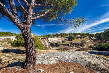 Fototapeta premium Presa de Becedas en El Hoyo de Pinares. Avila. España. Europa.