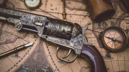 Vintage Pistol Gun And Compass - obrazy, fototapety, plakaty