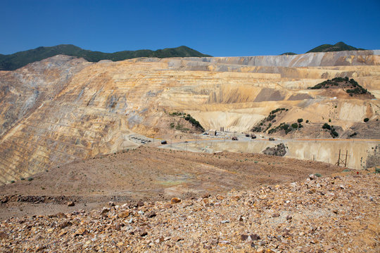 bingham canyon open pit copper mine 