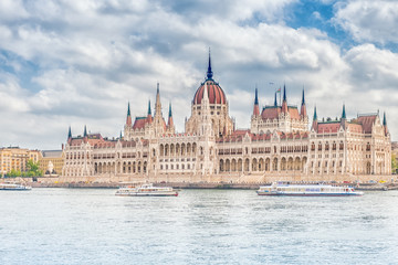 Obraz premium A landscape view of Budapest city, the Hungarian parliament.