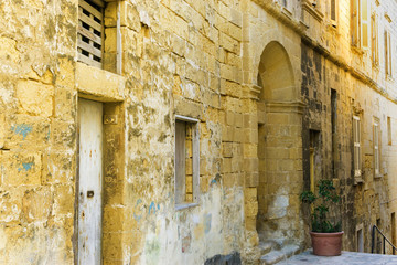 Fototapeta na wymiar Old Building in Senglea, Malta