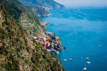 Naklejka premium Panorama Vernazza, Cinque Terre parco nazionale, Liguria, Italia