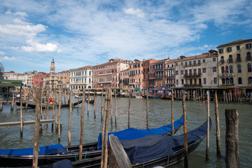 Fototapeta na wymiar Rialto Bridge Panorama in Venice, Italy